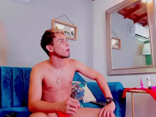 Camilosantos's Live Sex Cam Show