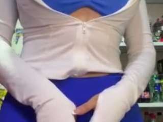 Live webcam model sara-funn on Soda Cams