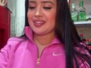 sara-funn's CamSoda show and profile