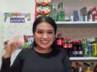 At work, naughty employee, I shouldn’t….but I like it [1331 tokens remaining]