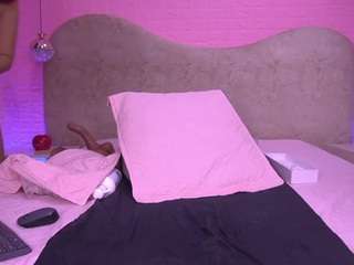 zoe-12 Live Webcam on CamSoda