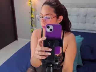 AlexaMg04's Live Sex Cam Show