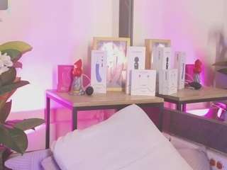 Linoshka live webcam show