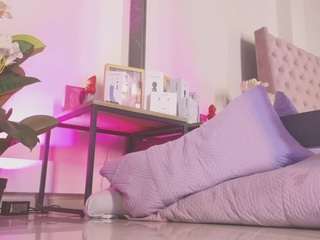 Linoshka live webcam show