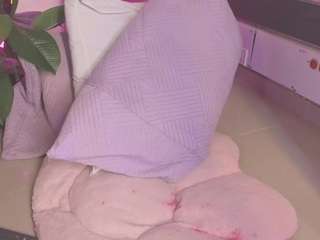 Linoshka live webcam show