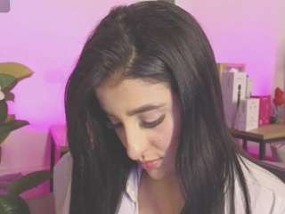 Linoshka live webcam show