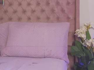 Linoshka live webcam show