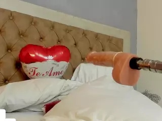 Linoshka's Live Sex Cam Show