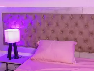 Linoshka's Live Sex Cam Show