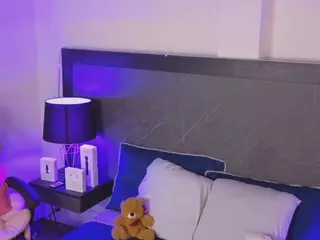Linoshka's Live Sex Cam Show