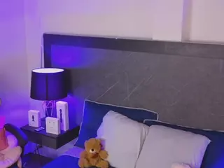 Linoshka's Live Sex Cam Show