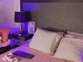 Linoshka's Live Sex Cam Show