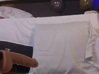 Linoshka's Live Sex Cam Show