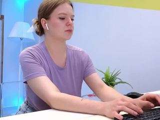 lovlybambi camsoda Freelive Cams 