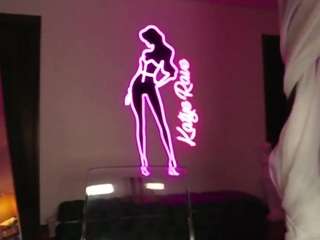 Cumshow-Not Netflix, but you’ll still lose track of time here [512 tokens remaining]