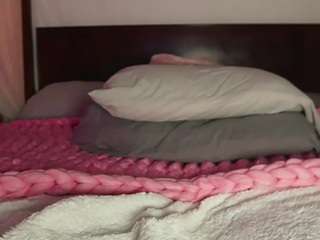 katyerave Live Webcam on {site_name}