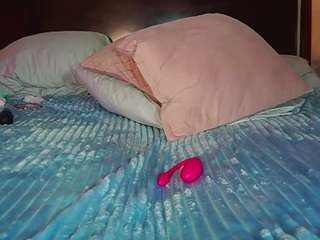 Live webcam model katyerave on Soda Cams