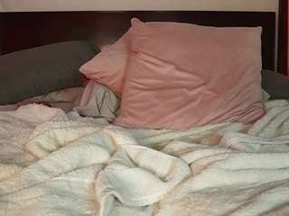 Live webcam model katyerave on Soda Cams