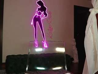 Live webcam model katyerave on Soda Cams