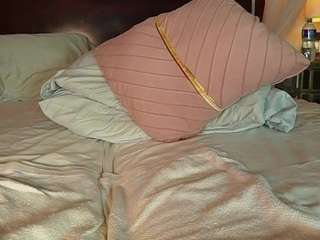 Live webcam model katyerave on Soda Cams