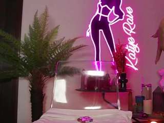 cumshow:Let’s get dirty and celebrate the weekend  early. [949 tokens remaining]