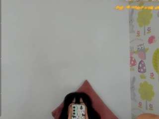 liat-hoz25's CamSoda show and profile