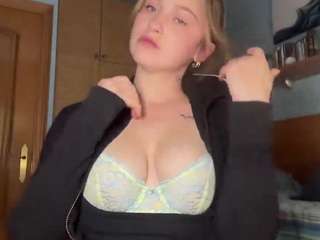 Live webcam model savvvannaxo on Soda Cams