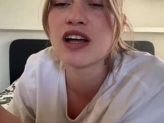 Live webcam model savvvannaxo on Soda Cams