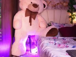 hanna-chris's CamSoda show and profile