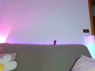 Natalie10g's cam show statistics and live stream