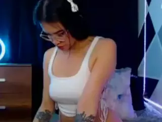 Isa-Maiden's Live Sex Cam Show