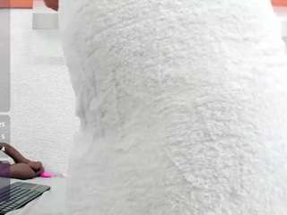 aliicee-green Live Webcam on CamSoda
