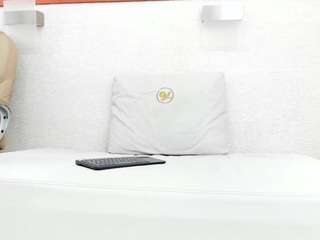 aliicee-green webcam model