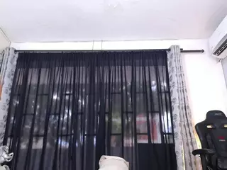 BLACK-ROSSE1's Live Sex Cam Show