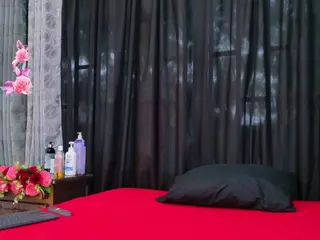 BLACK-ROSSE1's Live Sex Cam Show