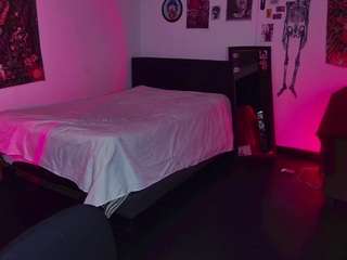 kenziesharik's CamSoda show and profile