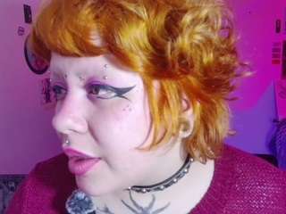 Live cam show with KENZIESHARIK