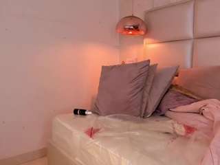 eva-beluccii from CamSoda is Freechat