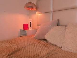 eva-beluccii Live Webcam on CamSoda