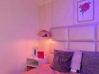 eva-beluccii Live Webcam on CamSoda