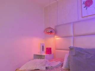 eva-beluccii from CamSoda is Freechat