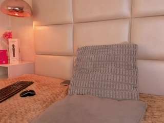 eva-beluccii Live Webcam on CamSoda