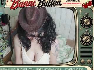 bunnibutton Live Webcam on CamSoda