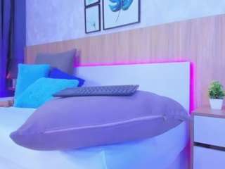  alanna-hank chat room