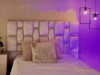 mariajoseebony's CamSoda show and profile