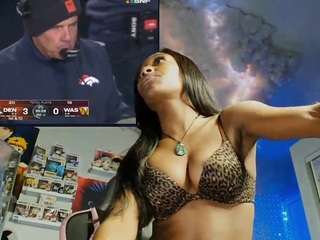 niviawolfe Live Webcam on CamSoda