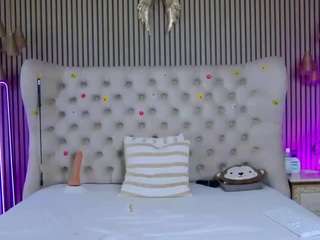 playfulshow Live Webcam on CamSoda