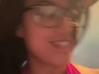 Live webcam model lovelala69 on Soda Cams