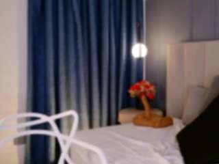nina-rose Live Webcam on CamSoda