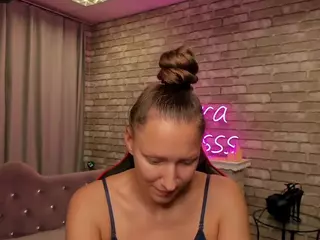 SaraCoksss's Live Sex Cam Show